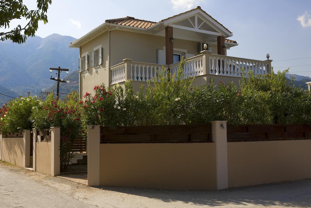 Le Torri Villas By Nidri Holiday Villas Eksteriør billede