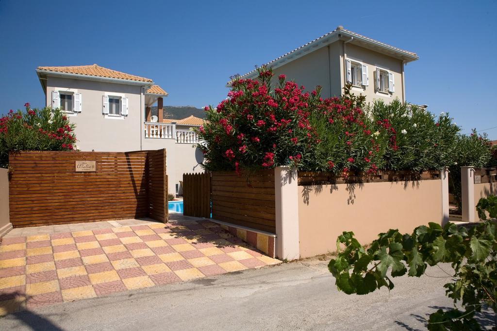 Le Torri Villas By Nidri Holiday Villas Eksteriør billede